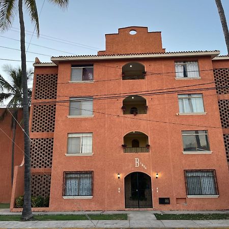 Zona Dorada: Amplio Departamento Para 12 Масатлан Екстериор снимка